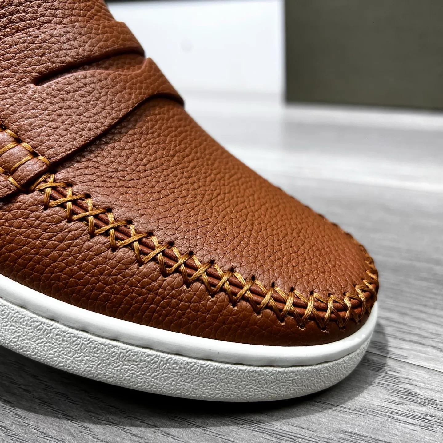Ex-factory price 480 BV〰️Purely handmade classic men's beanie shoes👉👉driving shoes, slip-on shoes, made of Italian imported cowhide, 💕water-dyed cowhide lining, 🔊original outsole, waterproof platform design, comfortable for the feet. A good choice for traveling and driving, three colors available, code number: 38-44, (45 can be customized)